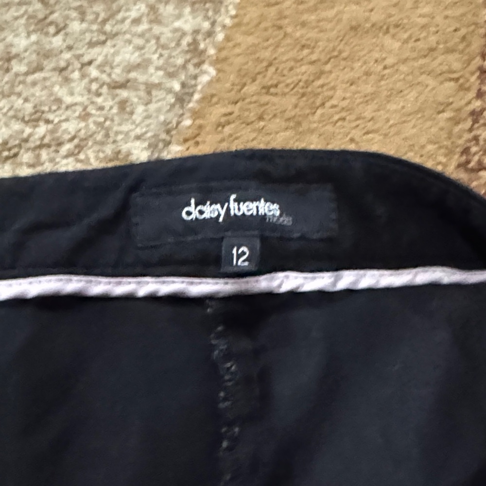 Daisy Fuentes Classic Black Apparel/dress flared cargo pants(12)-Good-9$